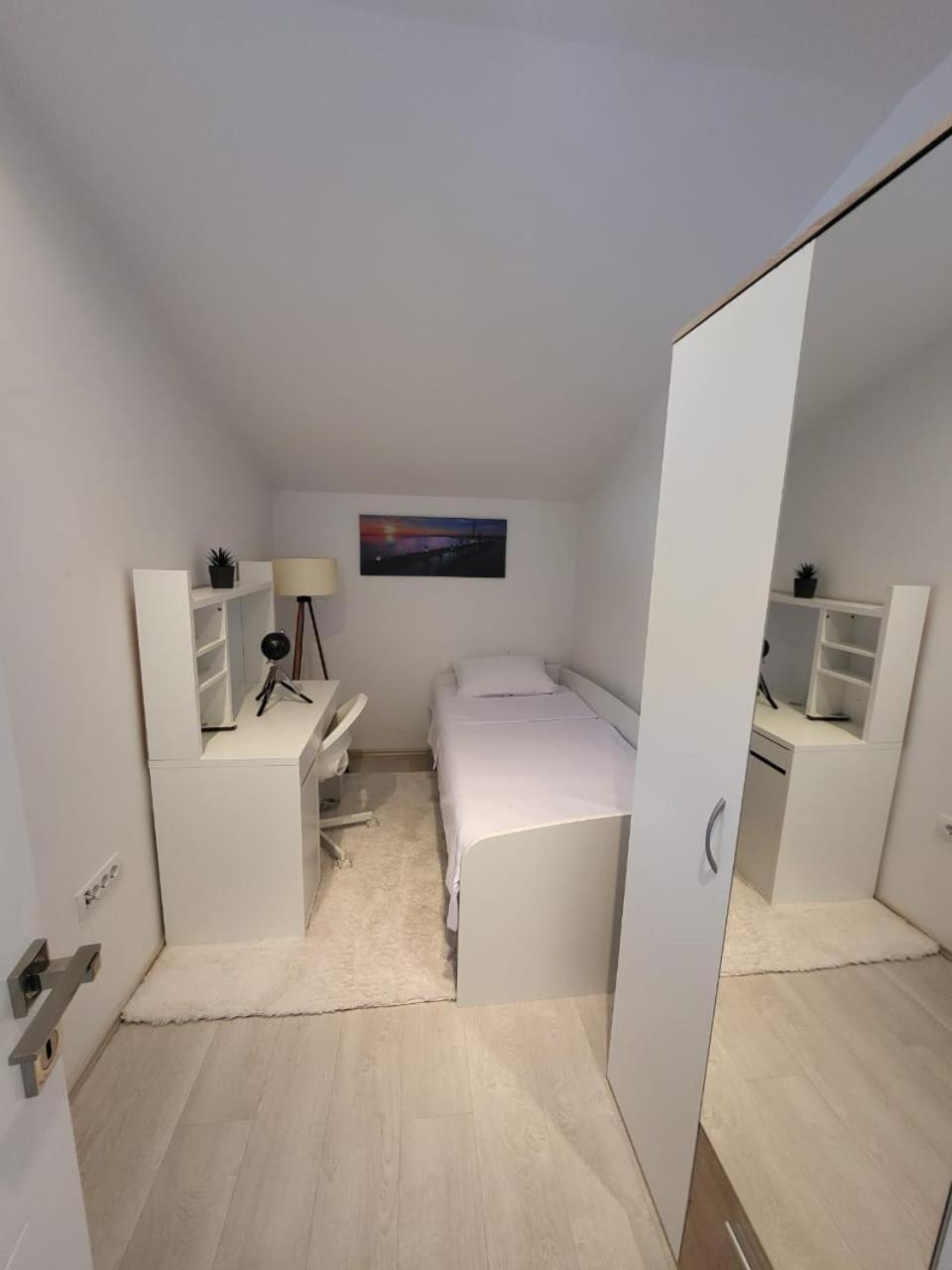 Matkovic Residence Тиват Екстериор снимка