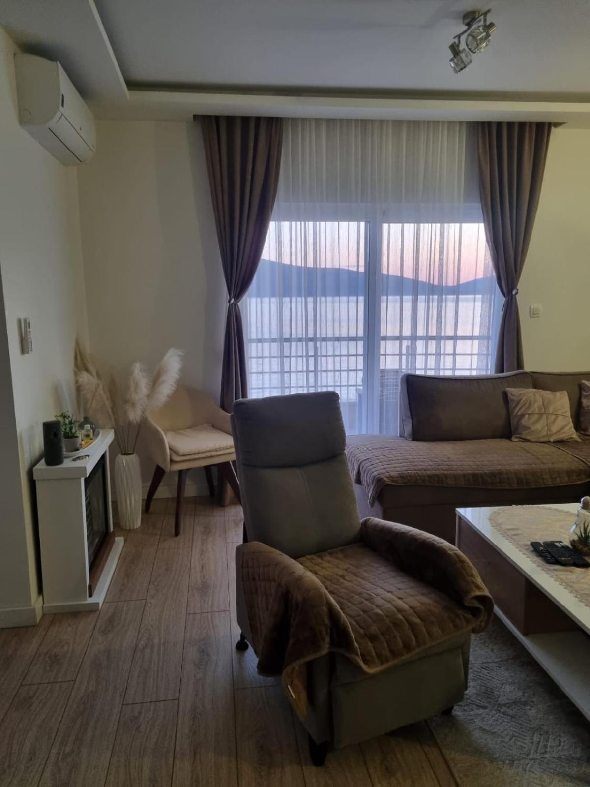 Matkovic Residence Тиват Екстериор снимка