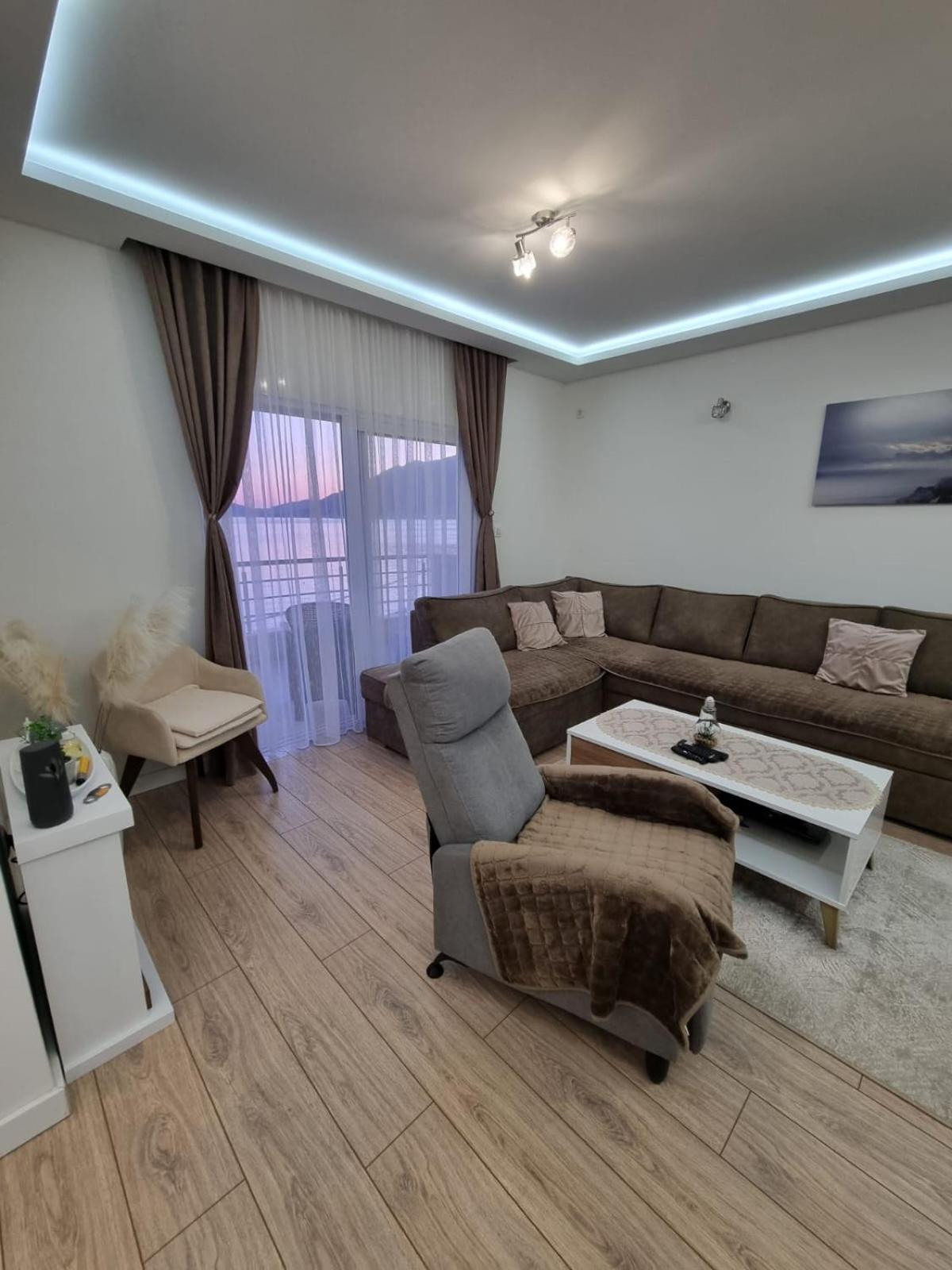 Matkovic Residence Тиват Екстериор снимка