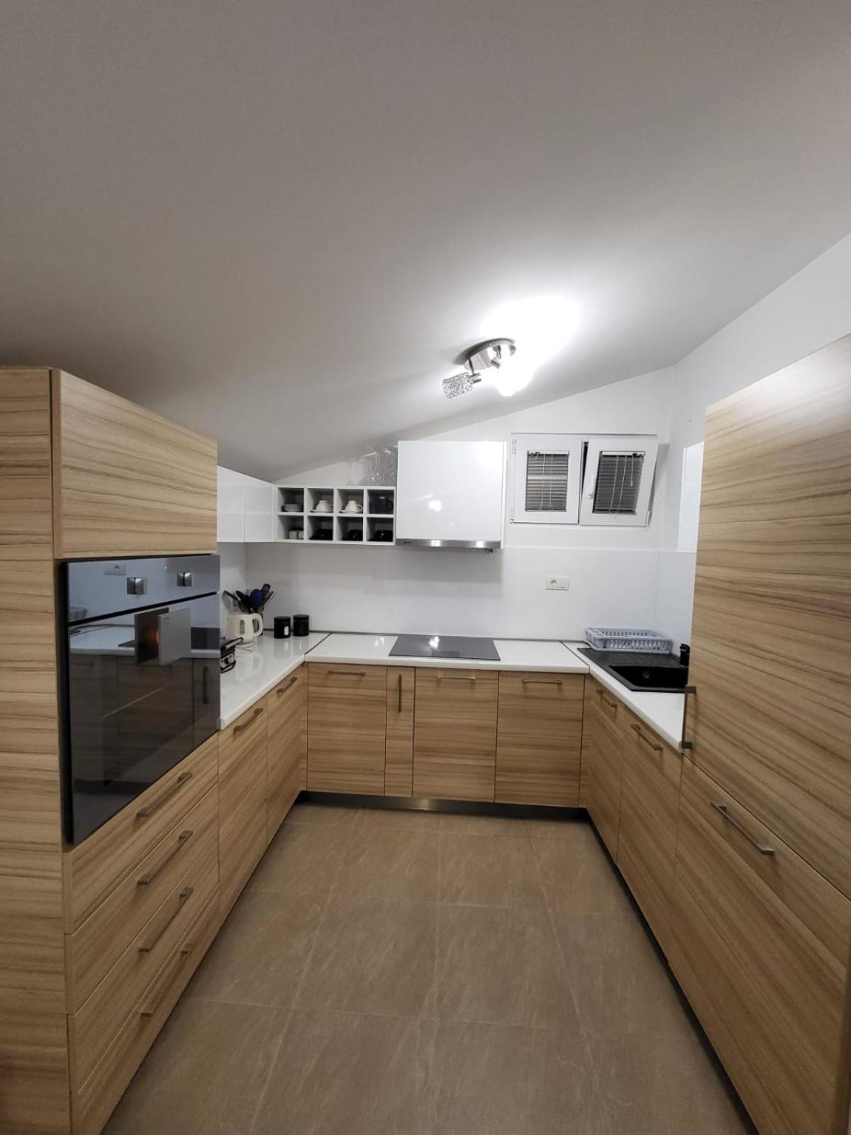 Matkovic Residence Тиват Екстериор снимка