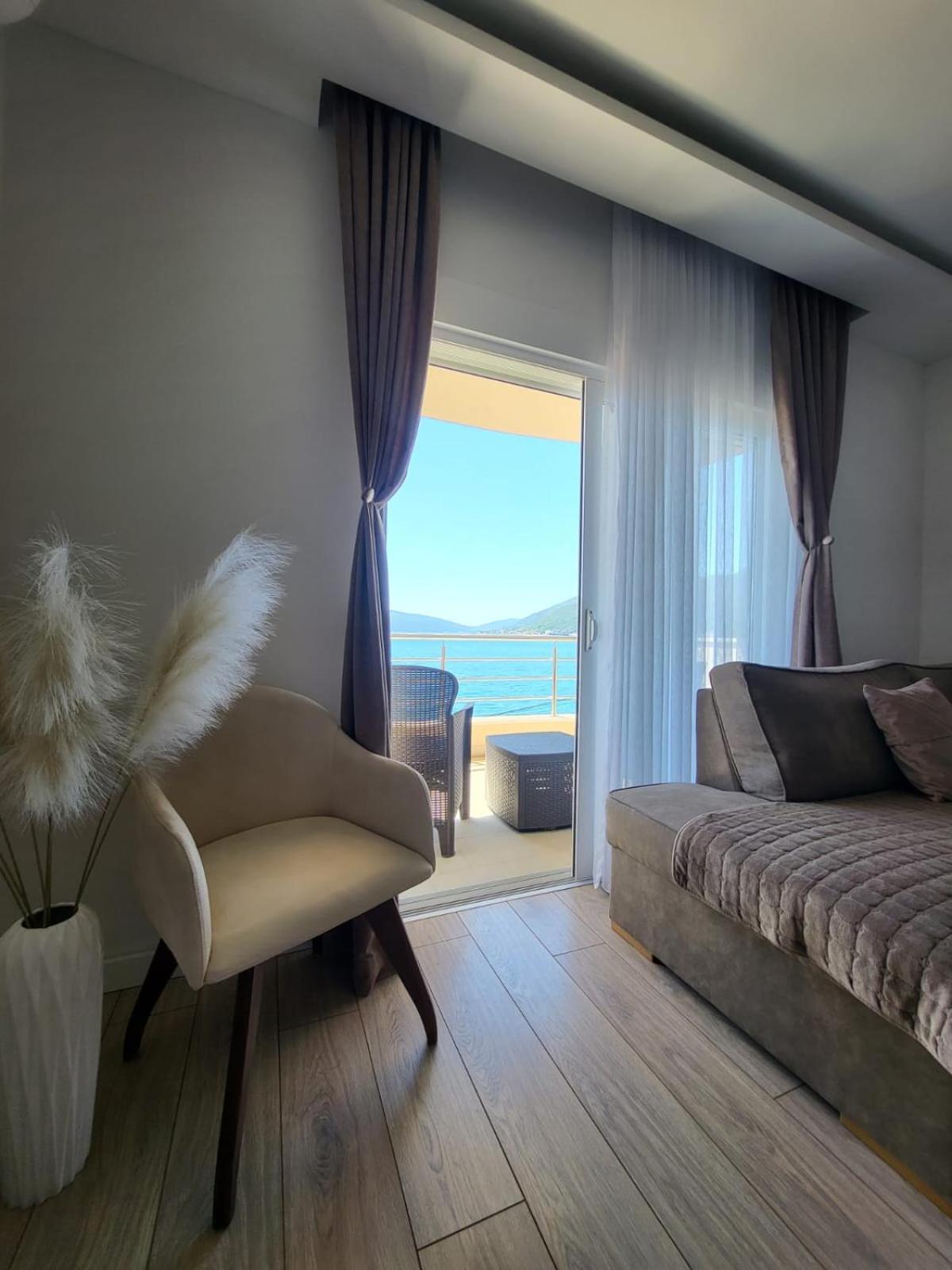 Matkovic Residence Тиват Екстериор снимка