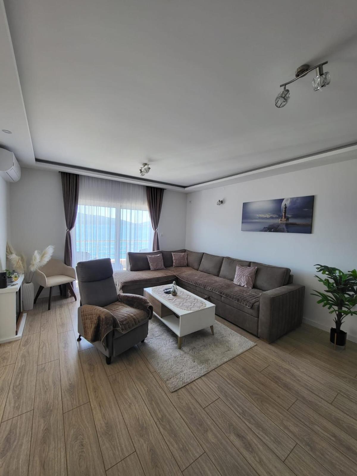 Matkovic Residence Тиват Екстериор снимка